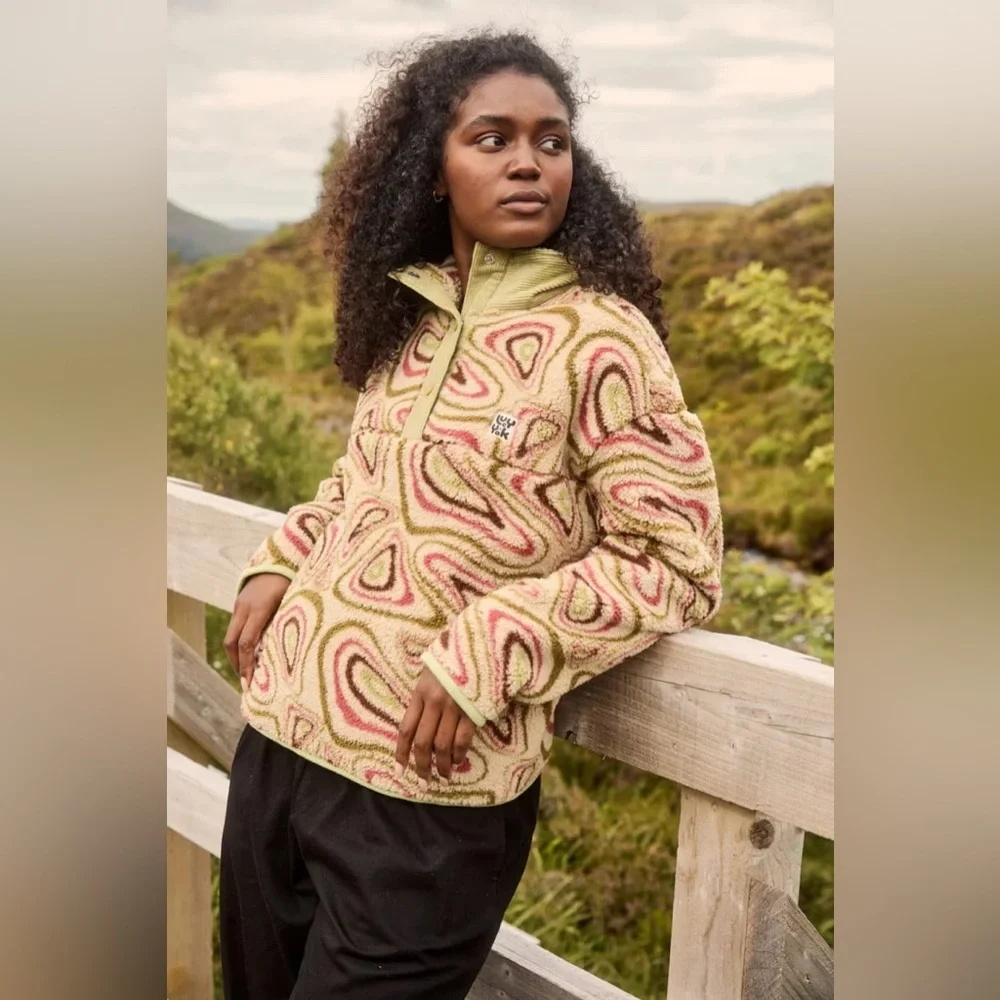 Lucy & Yak Borg Fleece in the Yosemite print - Picture 4 of 12